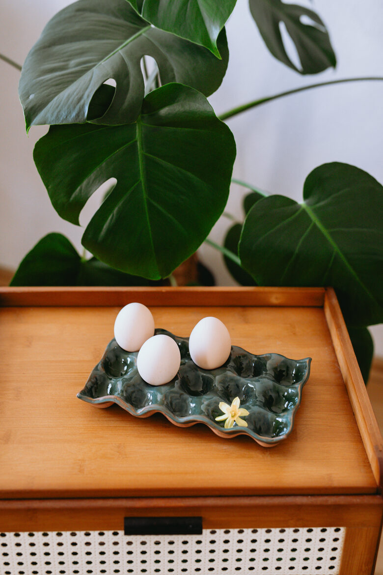 Māla olu trauks ar 4 zaķīšiem (roku darbs)